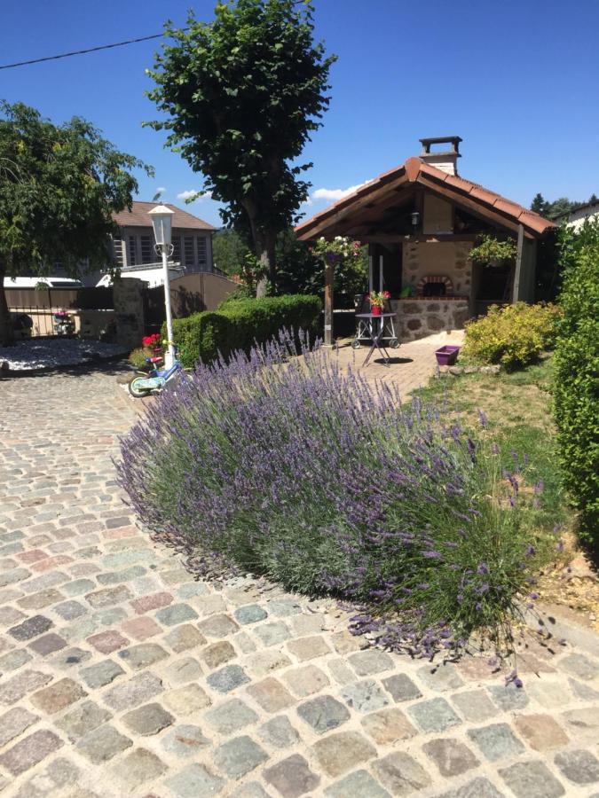 Belle Maison De Famille Βίλα Usson-en-Forez Εξωτερικό φωτογραφία
